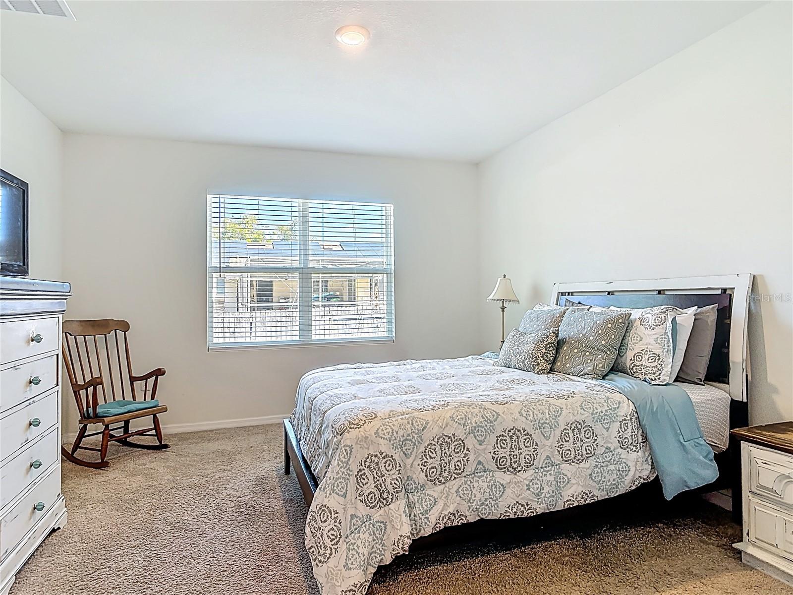 Image 27 of 53 For 712 Red Hawk Lane