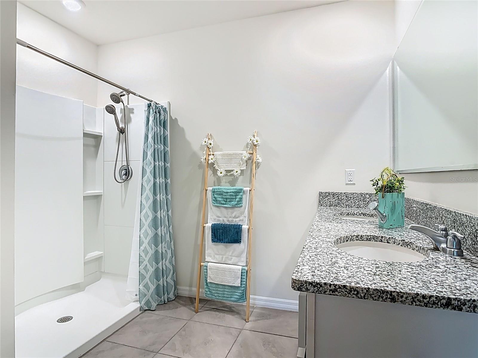 Image 29 of 53 For 712 Red Hawk Lane