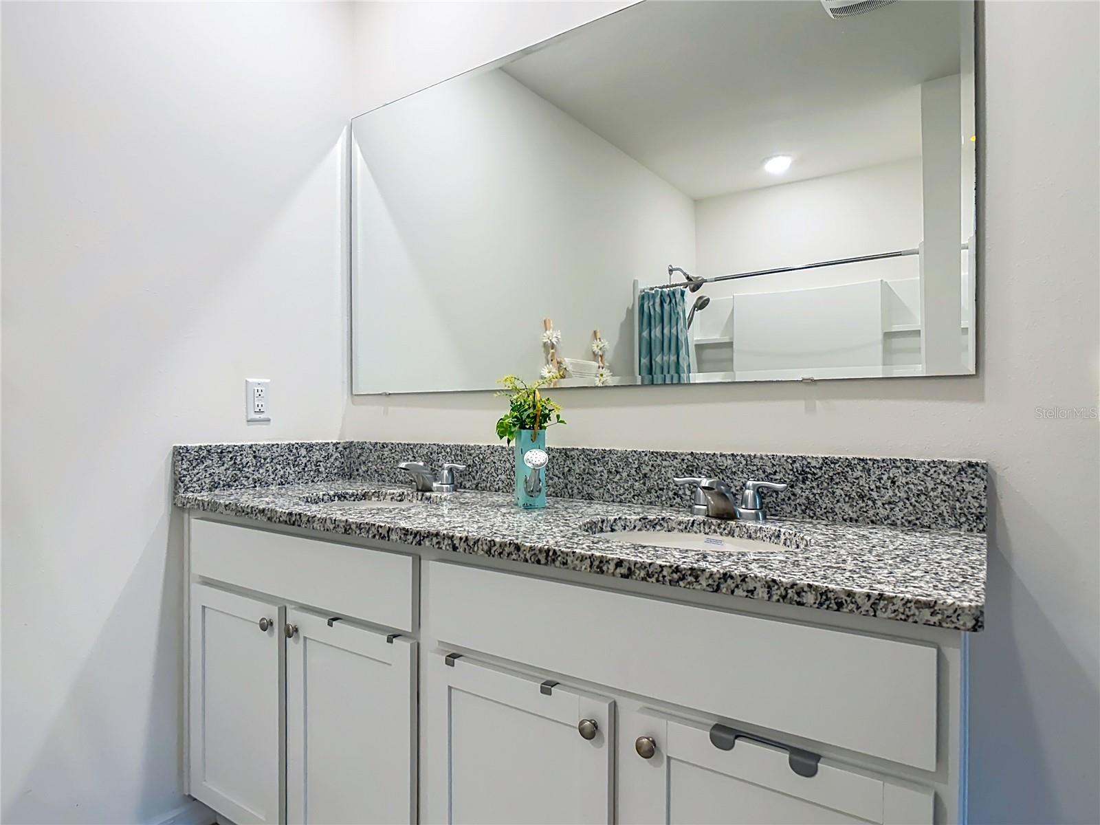 Image 30 of 53 For 712 Red Hawk Lane