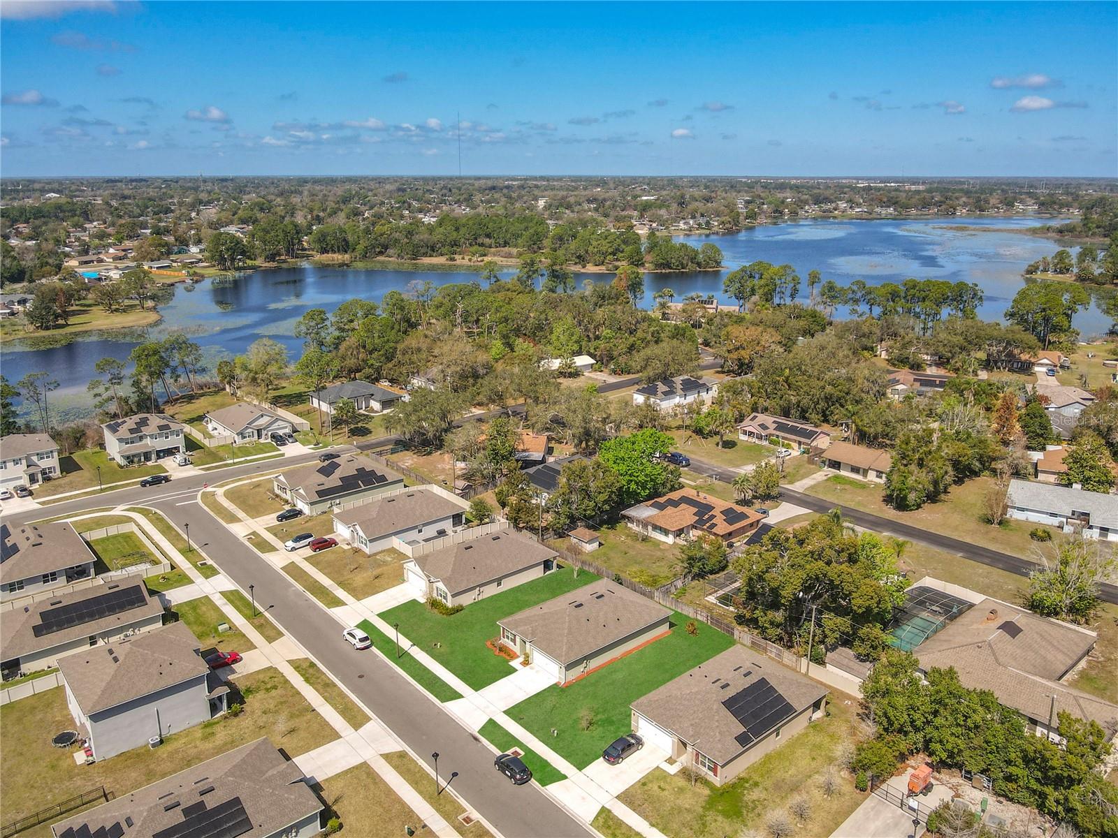 Image 32 of 53 For 712 Red Hawk Lane