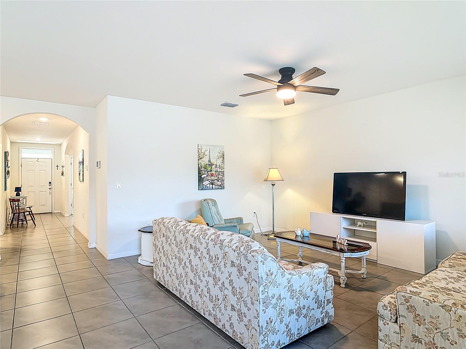 Image 6 of 53 For 712 Red Hawk Lane