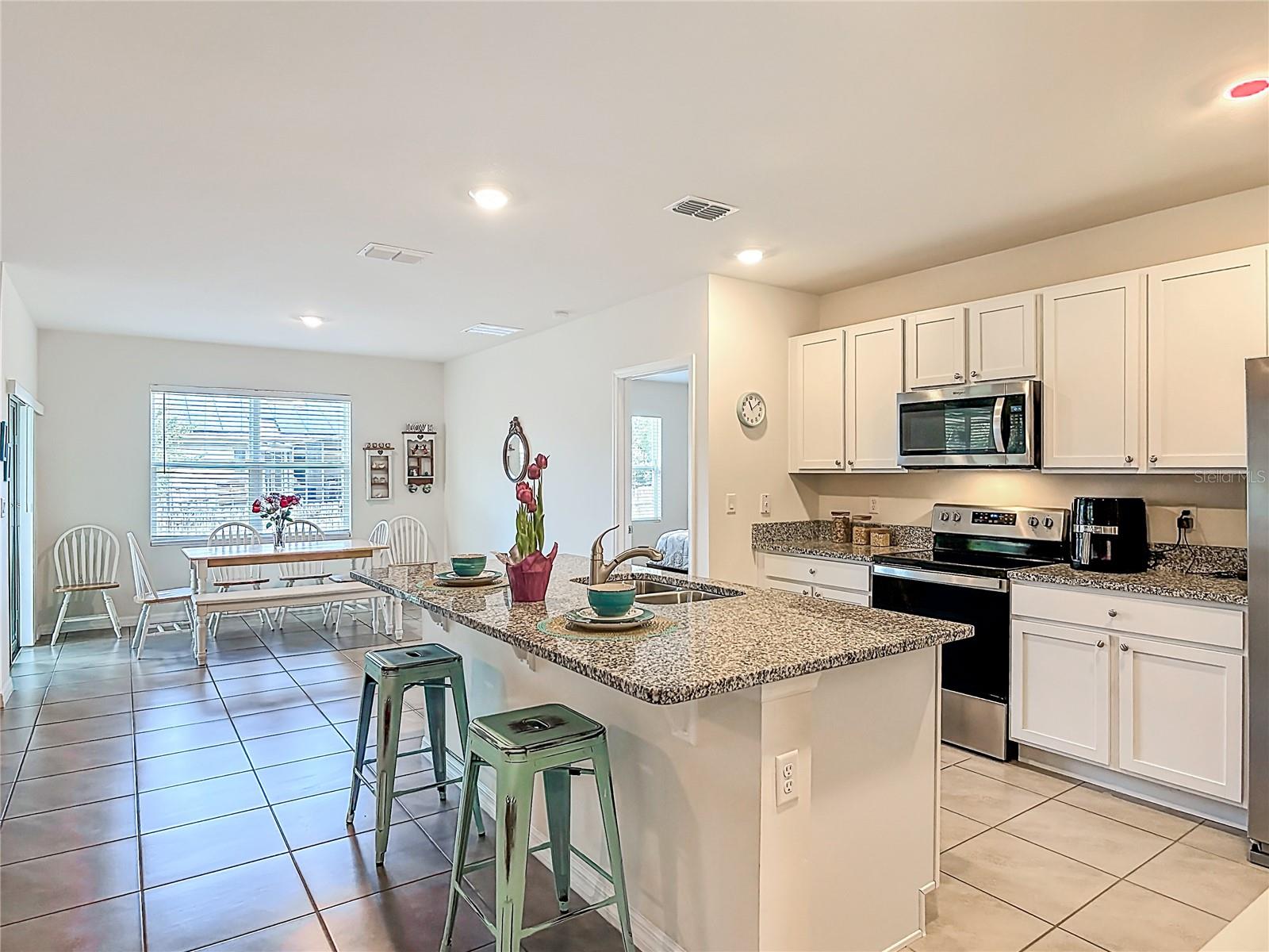 Image 9 of 53 For 712 Red Hawk Lane