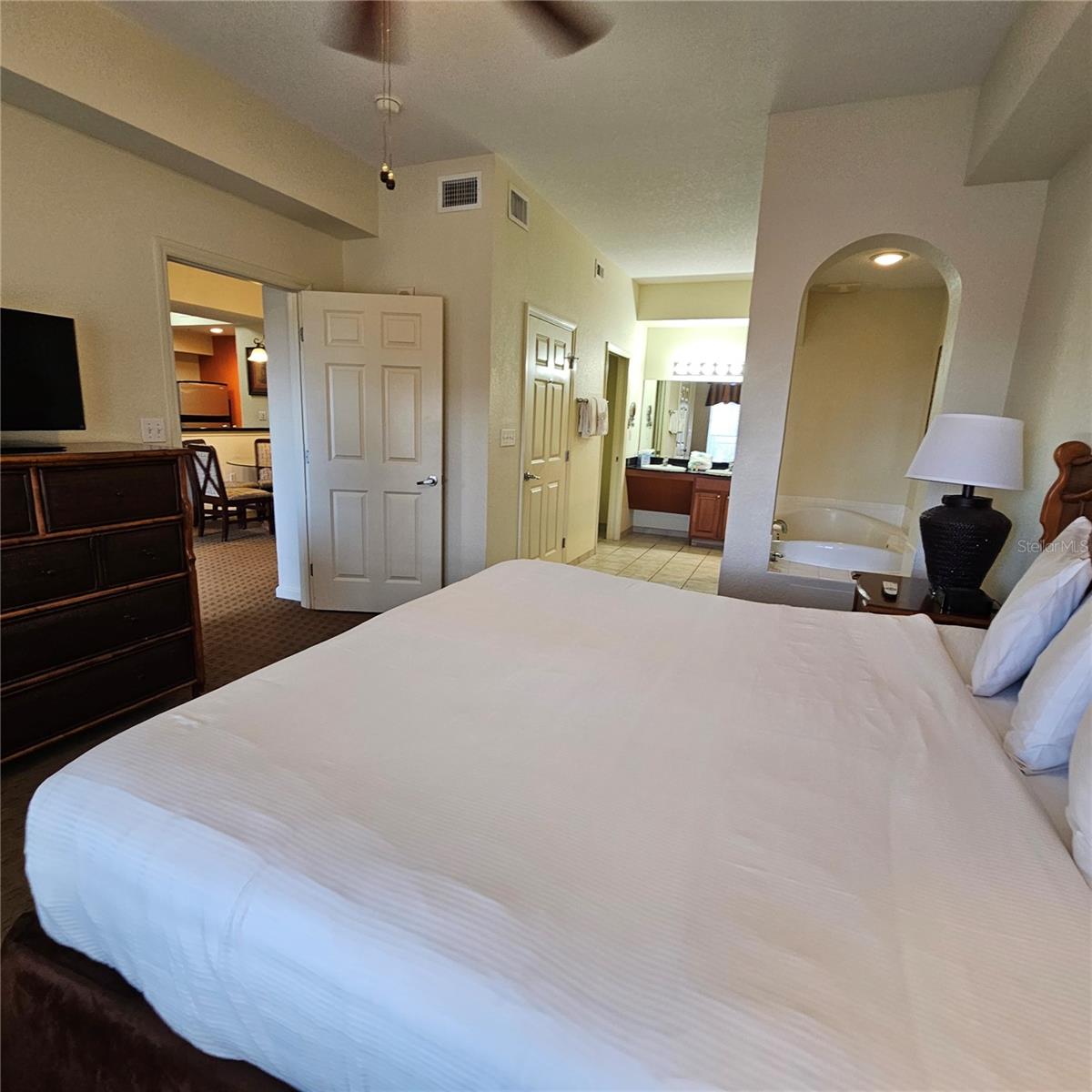 Image 28 of 55 For 8101 Resort Village Dr  31406