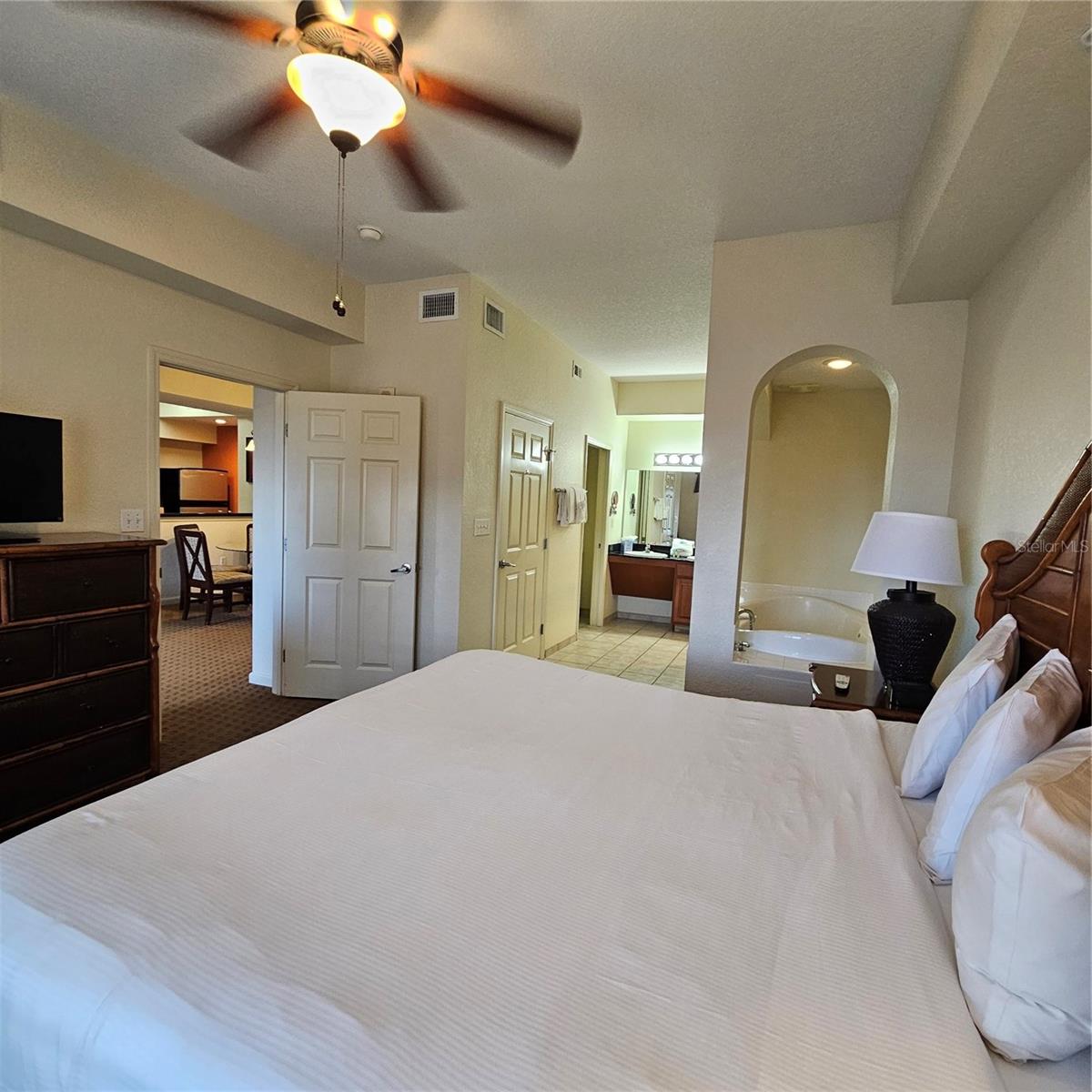 Image 29 of 55 For 8101 Resort Village Dr  31406