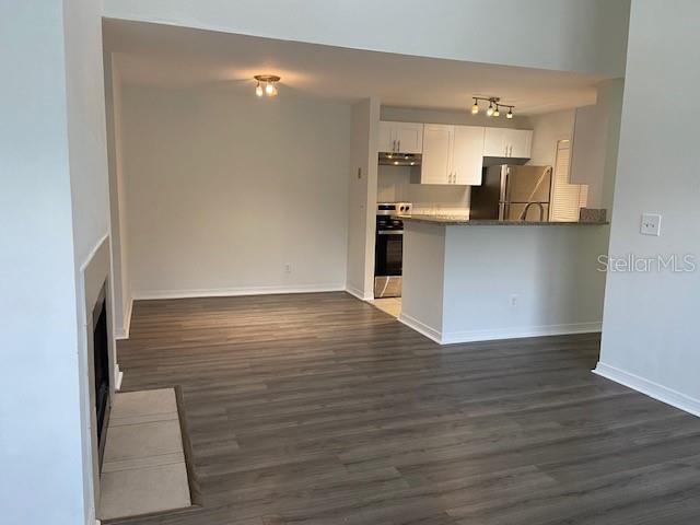 Image 7 of 28 For 6124 Westgate Drive 202