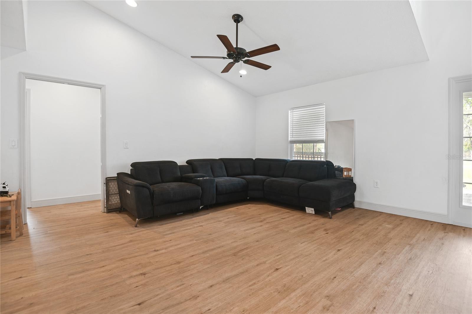 Image 12 of 20 For 17508 Rockledge Avenue