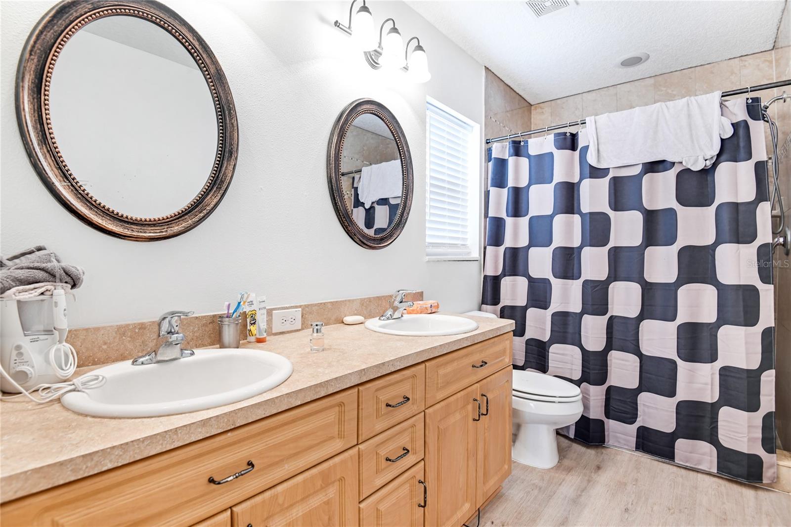 Image 14 of 20 For 17508 Rockledge Avenue