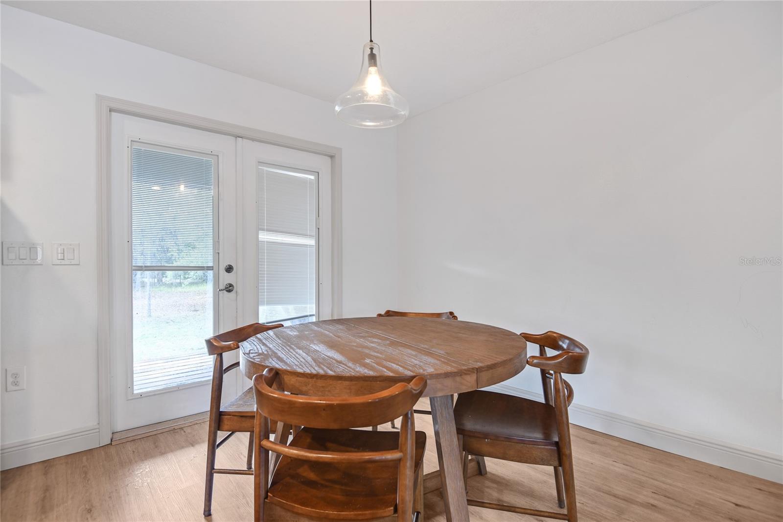 Image 8 of 20 For 17508 Rockledge Avenue