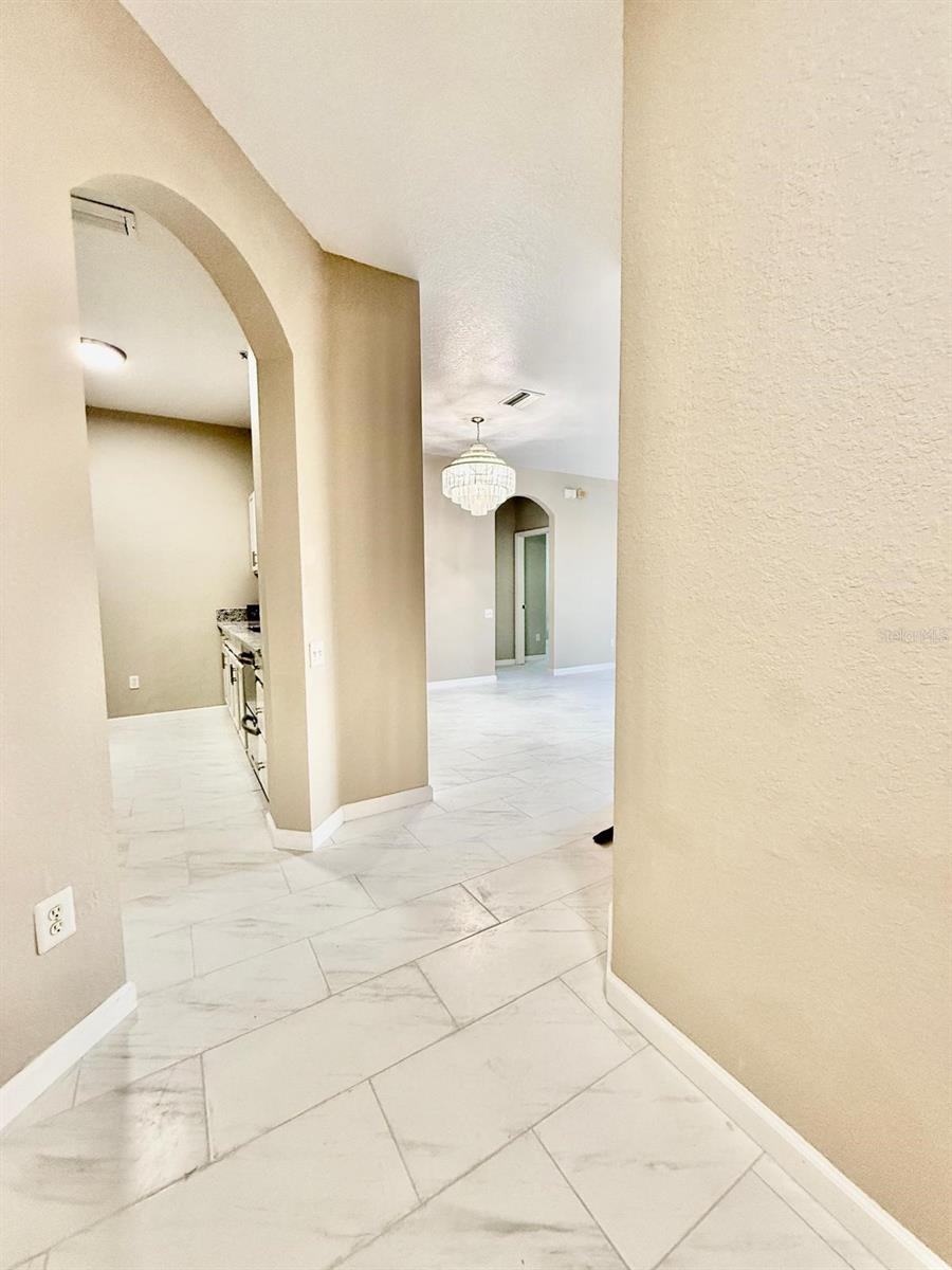 Image 3 of 20 For 13572 Turtle Marsh Loop 212