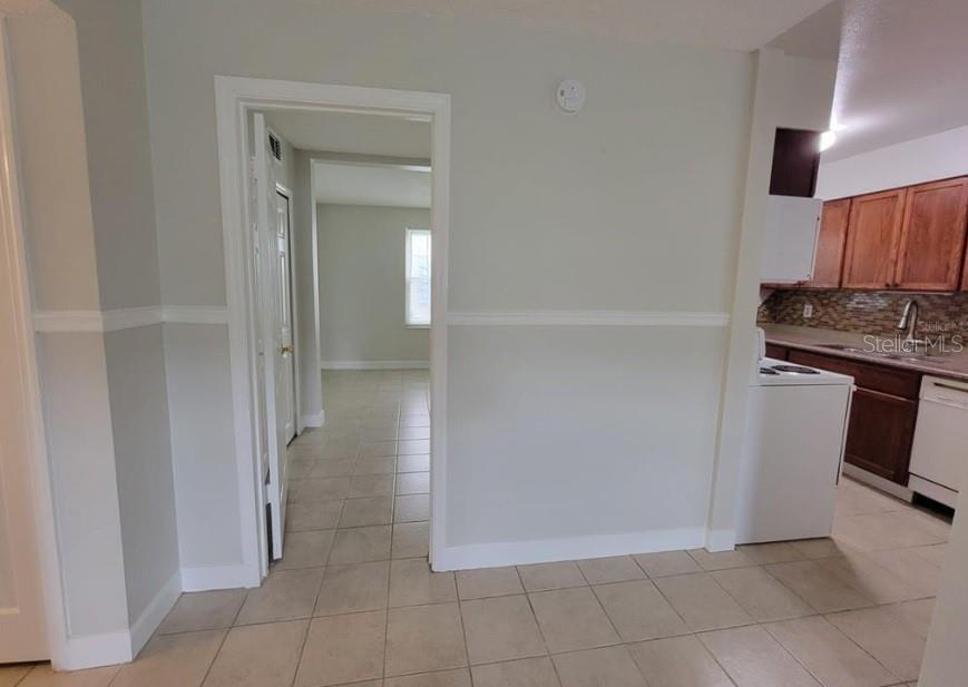 Image 6 of 8 For 817 Sky Lake Circle A