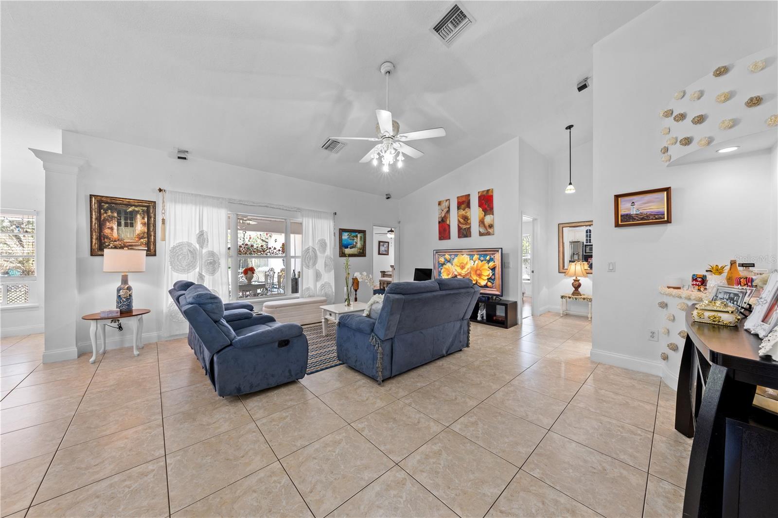 Image 13 of 47 For 6409 Shoreline