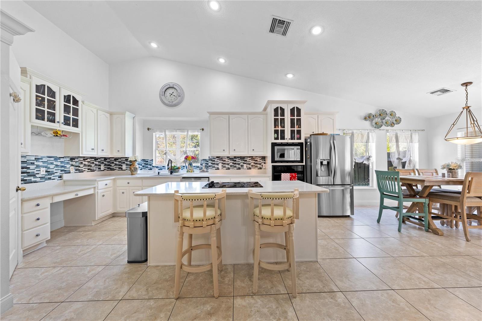 Image 15 of 47 For 6409 Shoreline