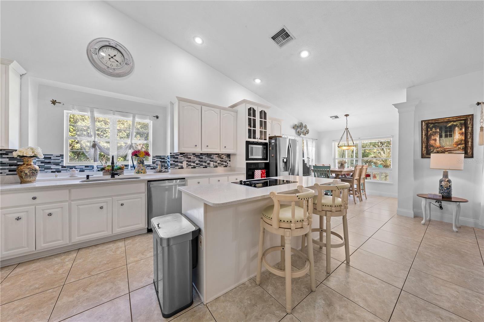 Image 16 of 47 For 6409 Shoreline