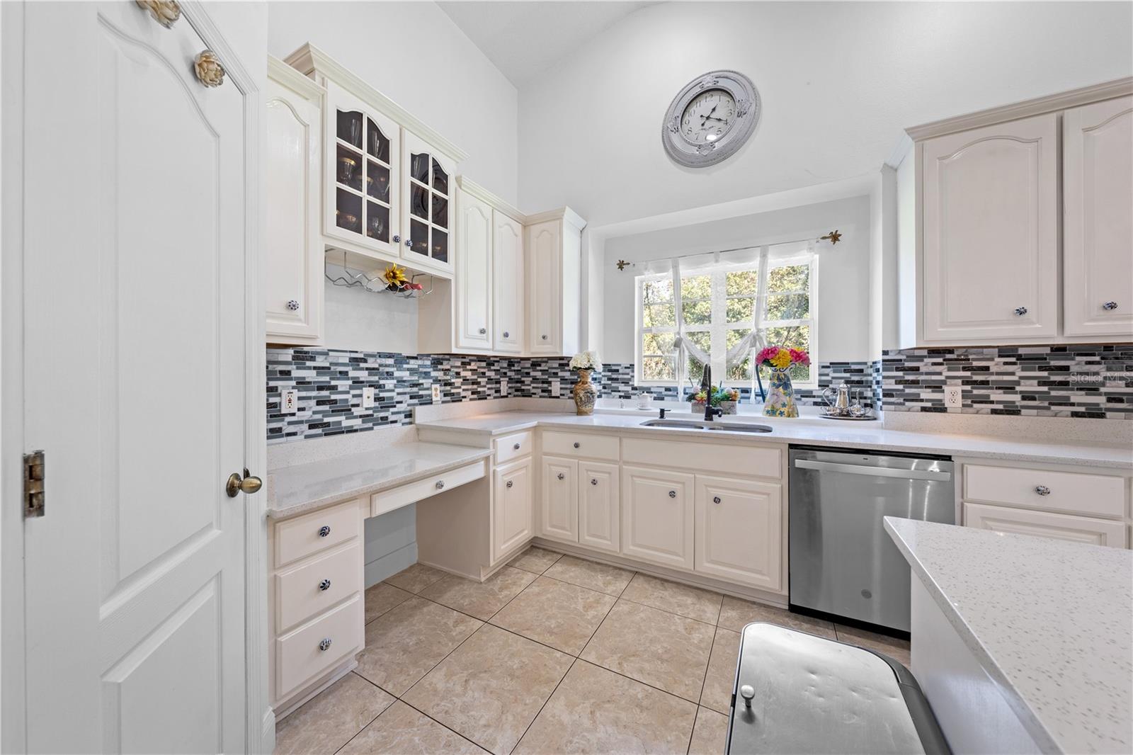 Image 17 of 47 For 6409 Shoreline