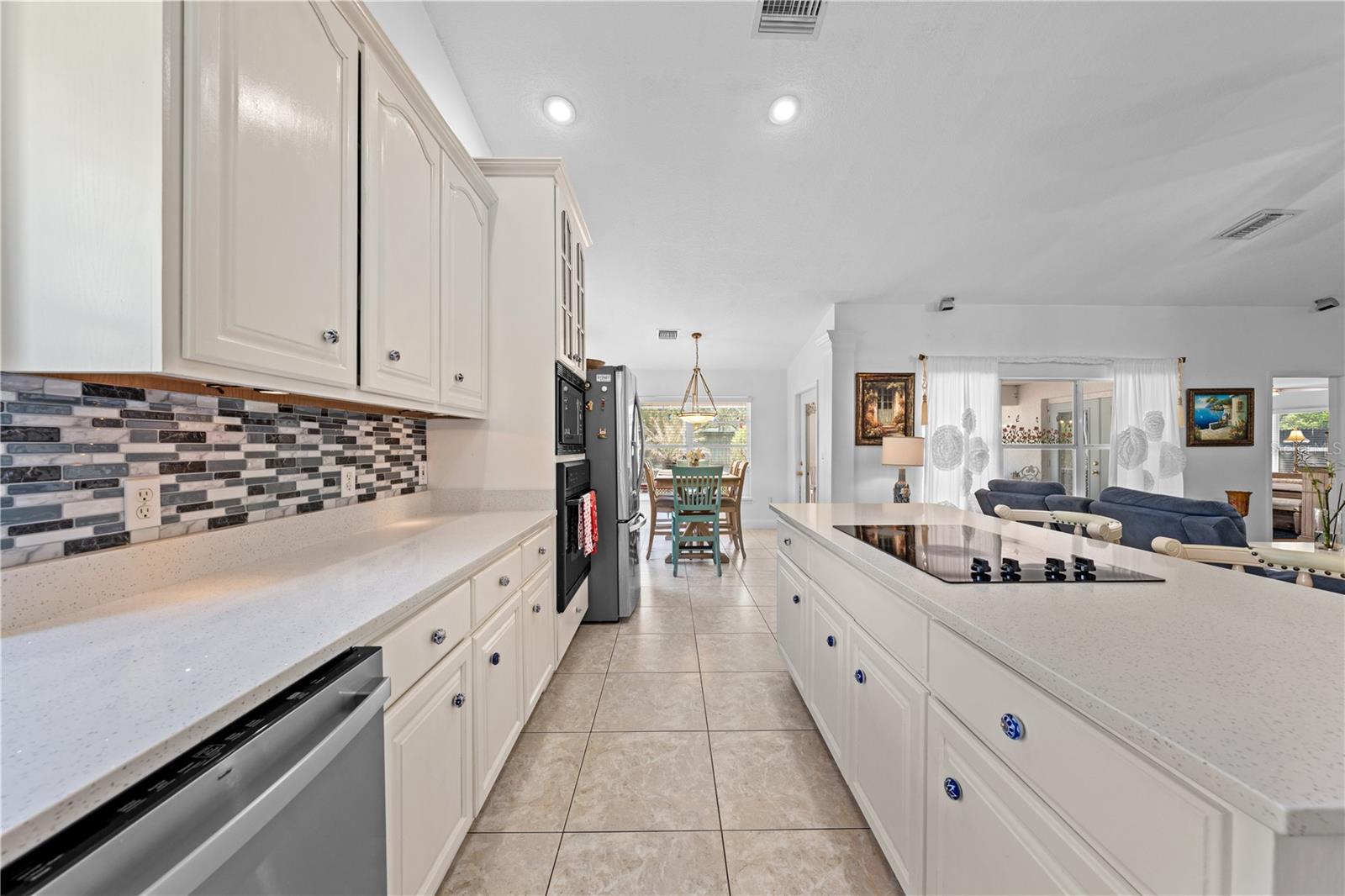 Image 19 of 47 For 6409 Shoreline