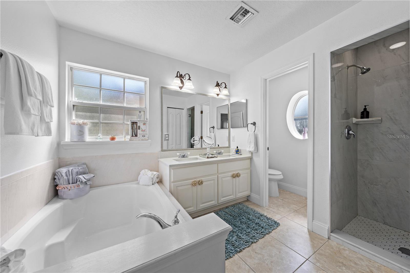 Image 24 of 47 For 6409 Shoreline