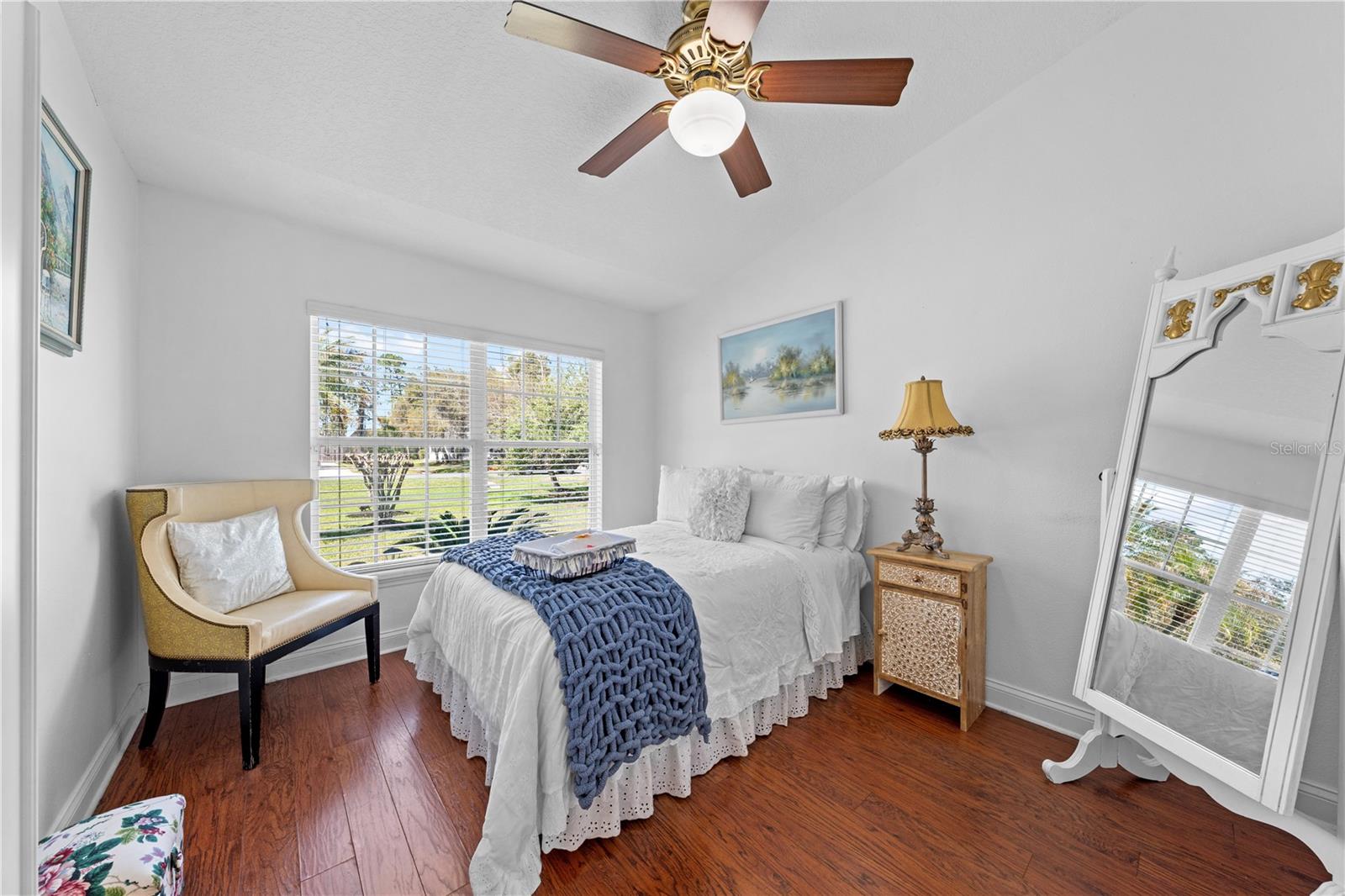 Image 9 of 47 For 6409 Shoreline