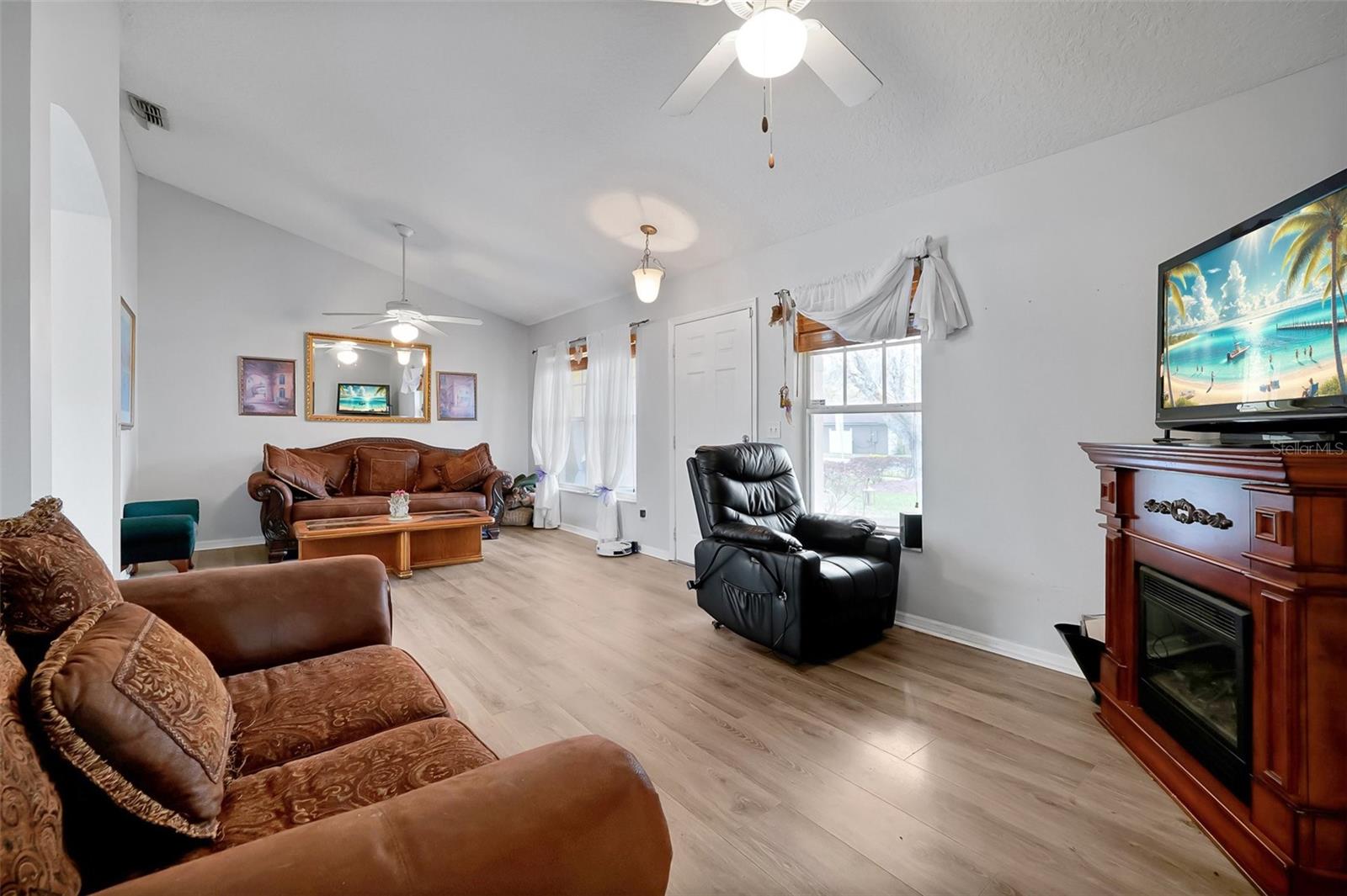 Image 6 of 28 For 107 Traditions Drive