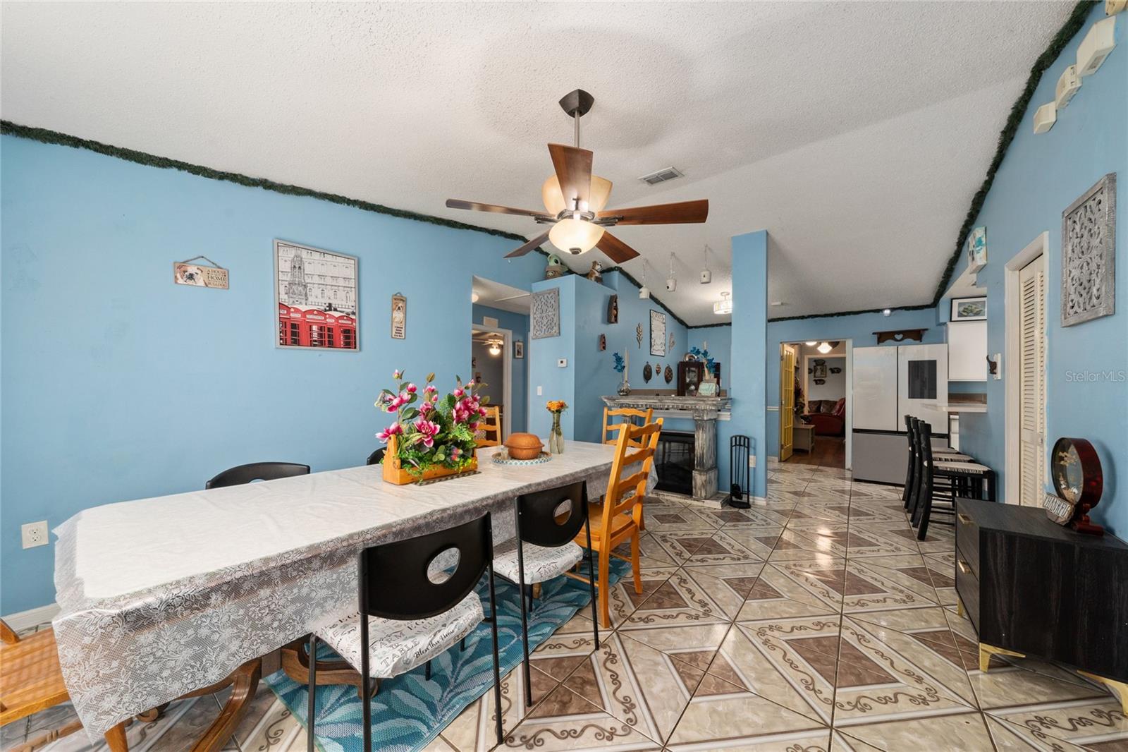 Image 16 of 41 For 4701 Lake Shore Drive