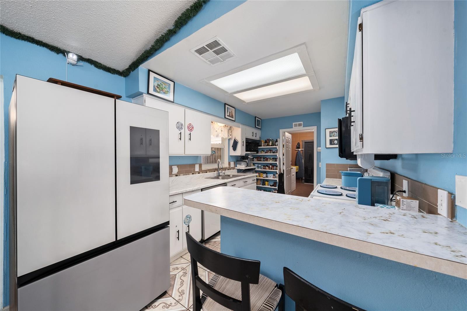 Image 19 of 41 For 4701 Lake Shore Drive