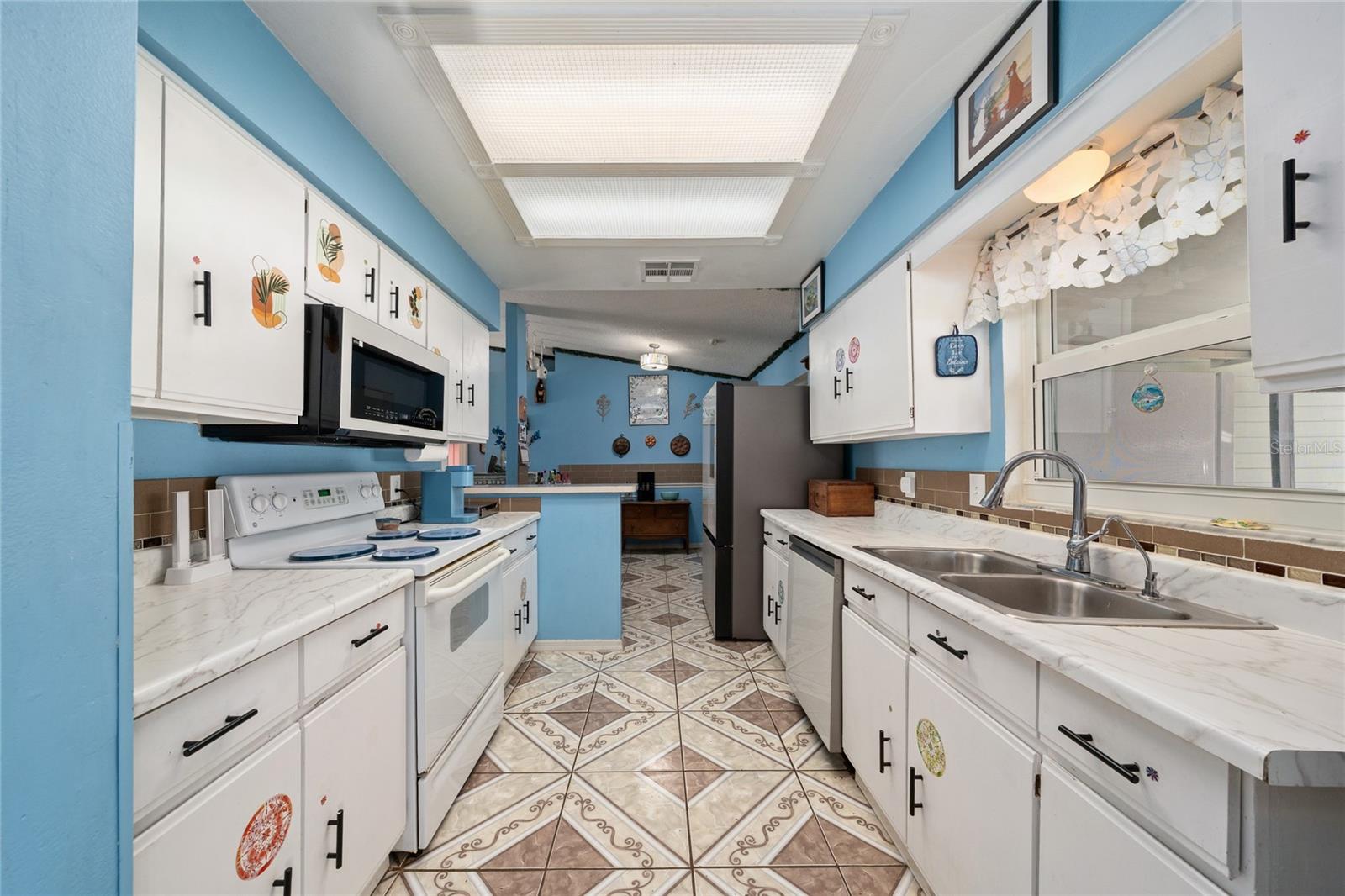 Image 20 of 41 For 4701 Lake Shore Drive