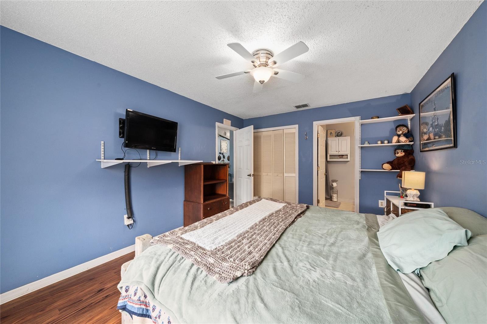 Image 24 of 41 For 4701 Lake Shore Drive