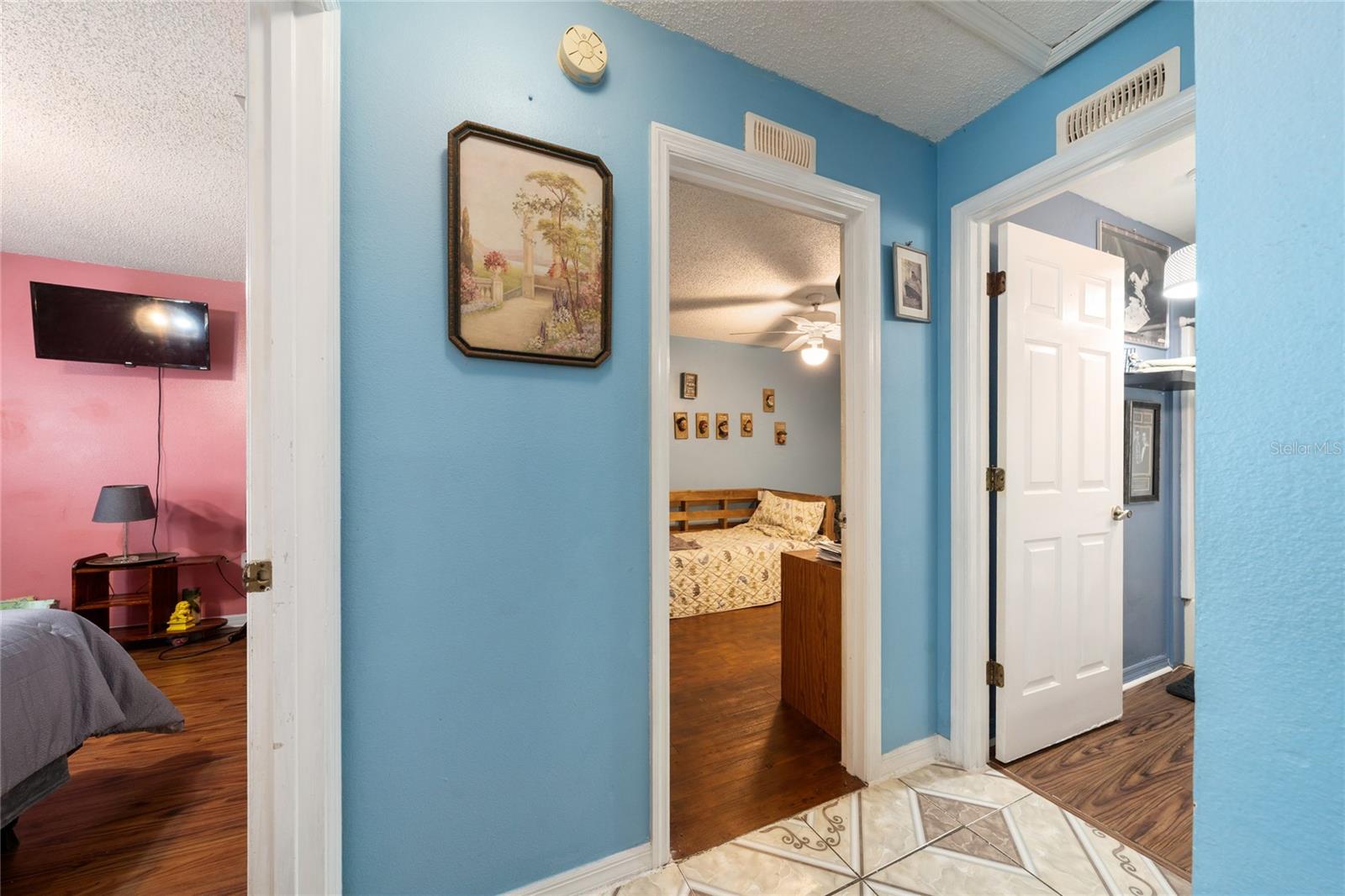 Image 26 of 41 For 4701 Lake Shore Drive