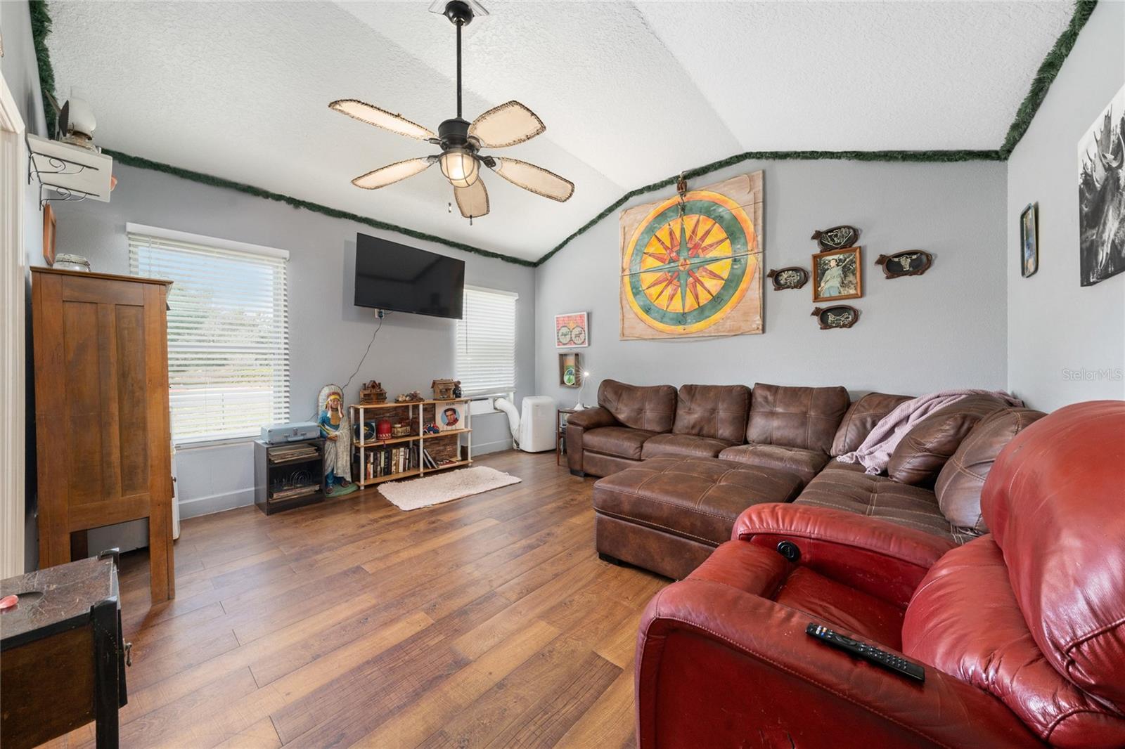 Image 33 of 41 For 4701 Lake Shore Drive