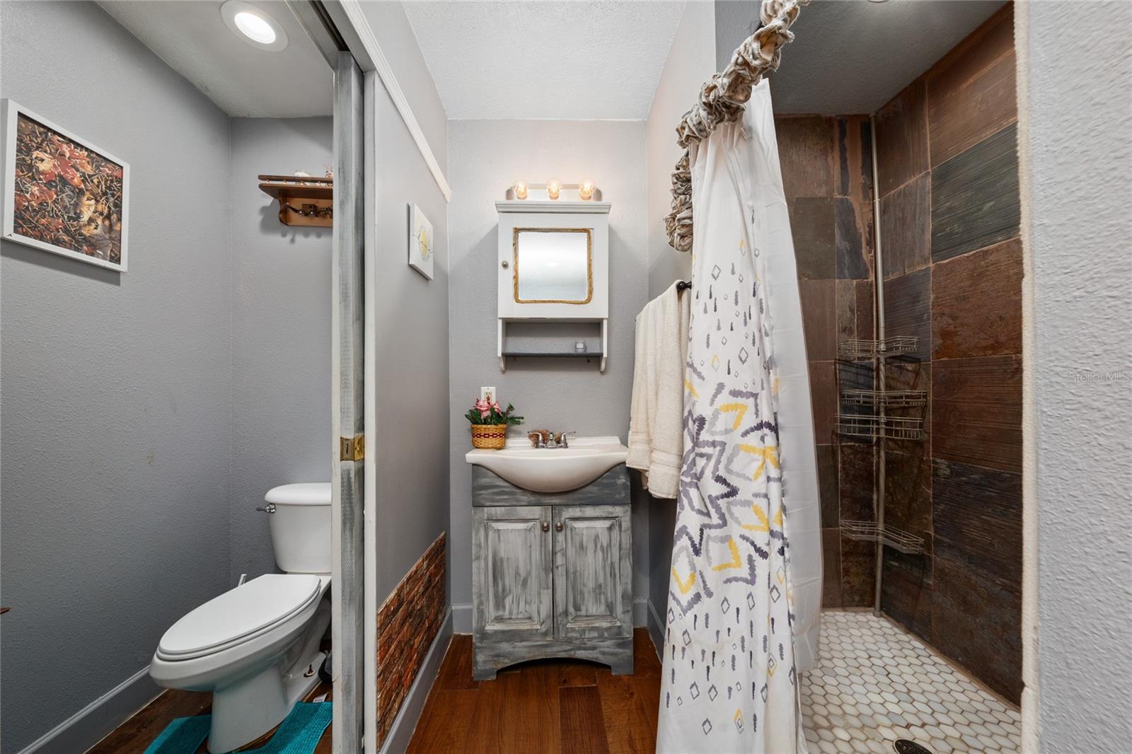 Image 36 of 41 For 4701 Lake Shore Drive