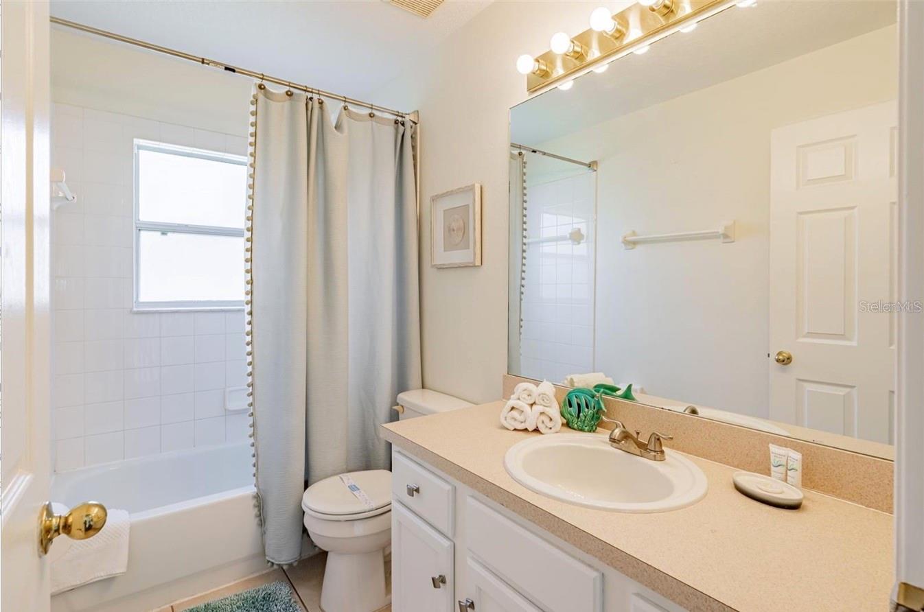 Image 14 of 30 For 8491 Oasis Key Cove