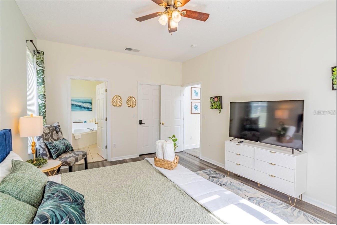 Image 20 of 30 For 8491 Oasis Key Cove