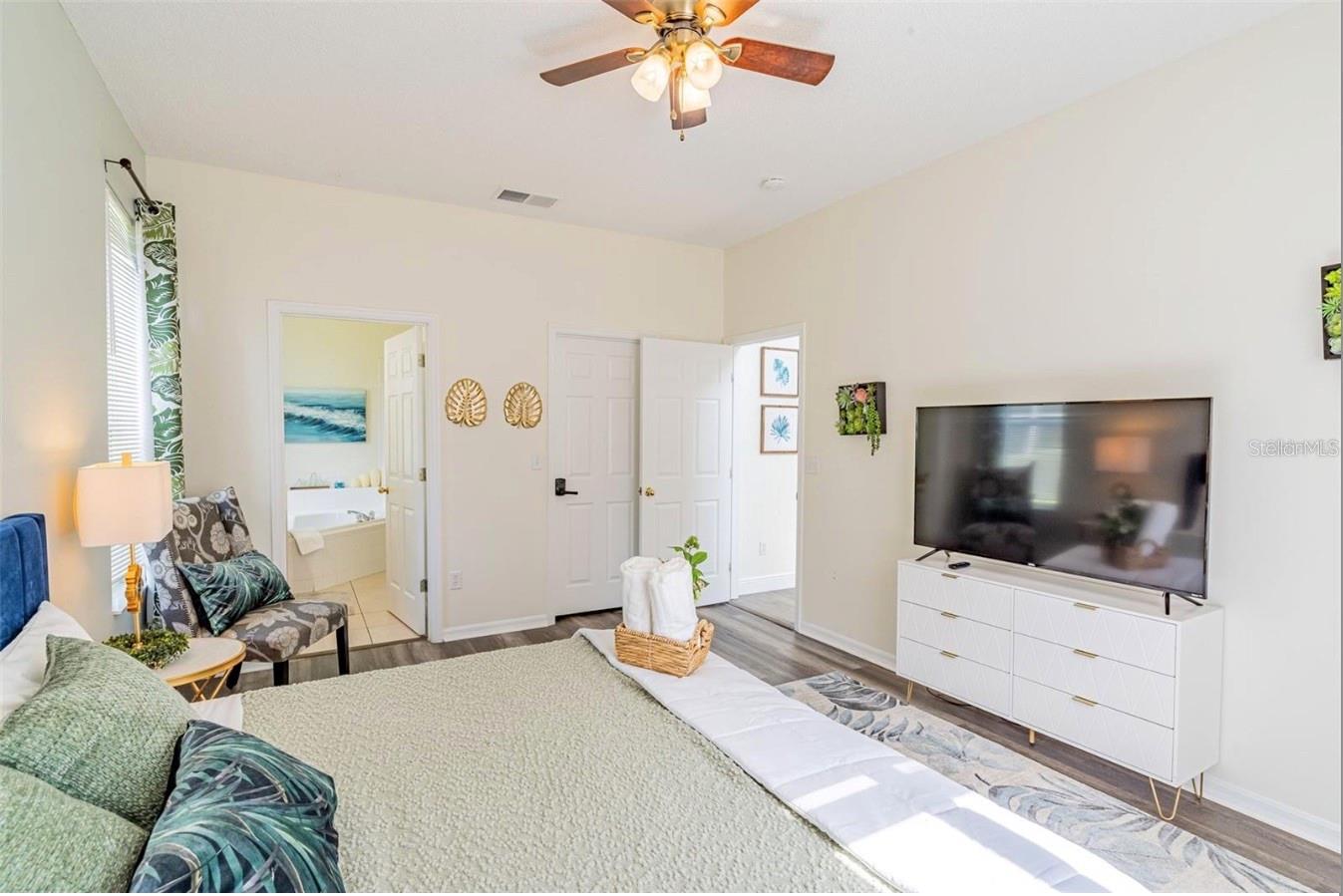 Image 21 of 30 For 8491 Oasis Key Cove