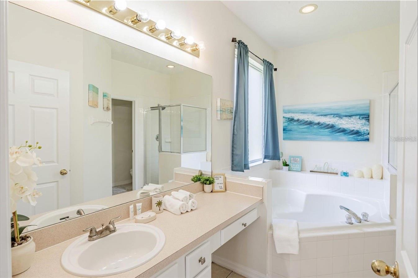 Image 28 of 30 For 8491 Oasis Key Cove