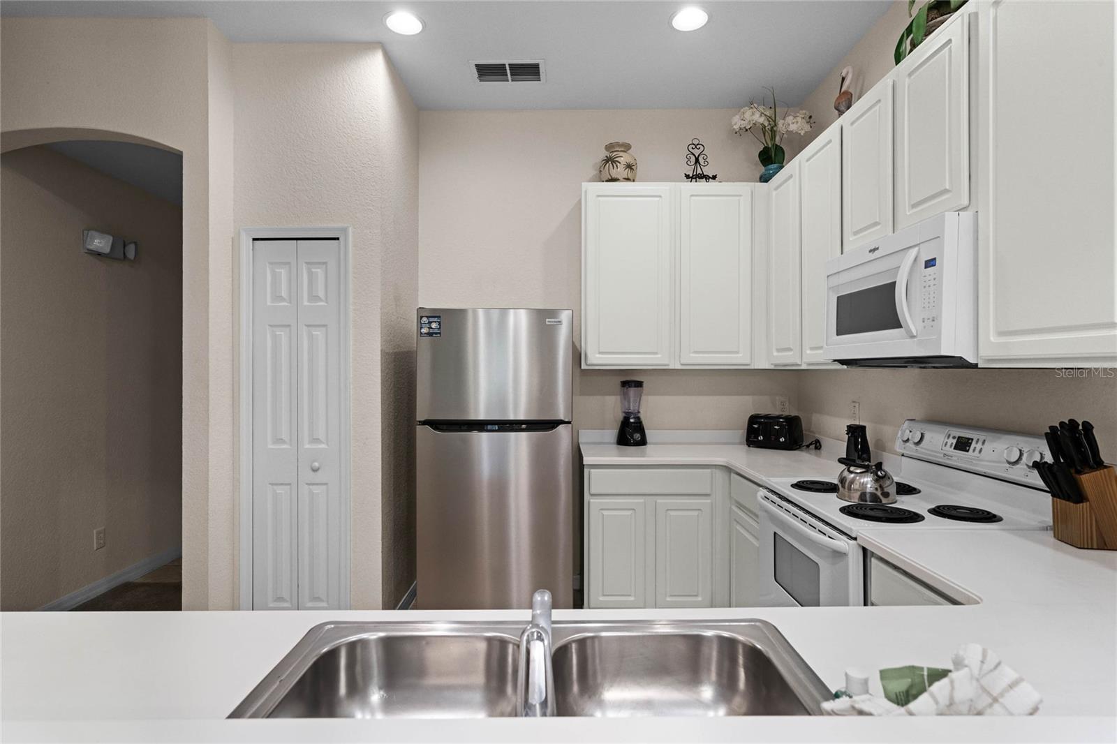 Image 16 of 39 For 312 Lucaya Loop