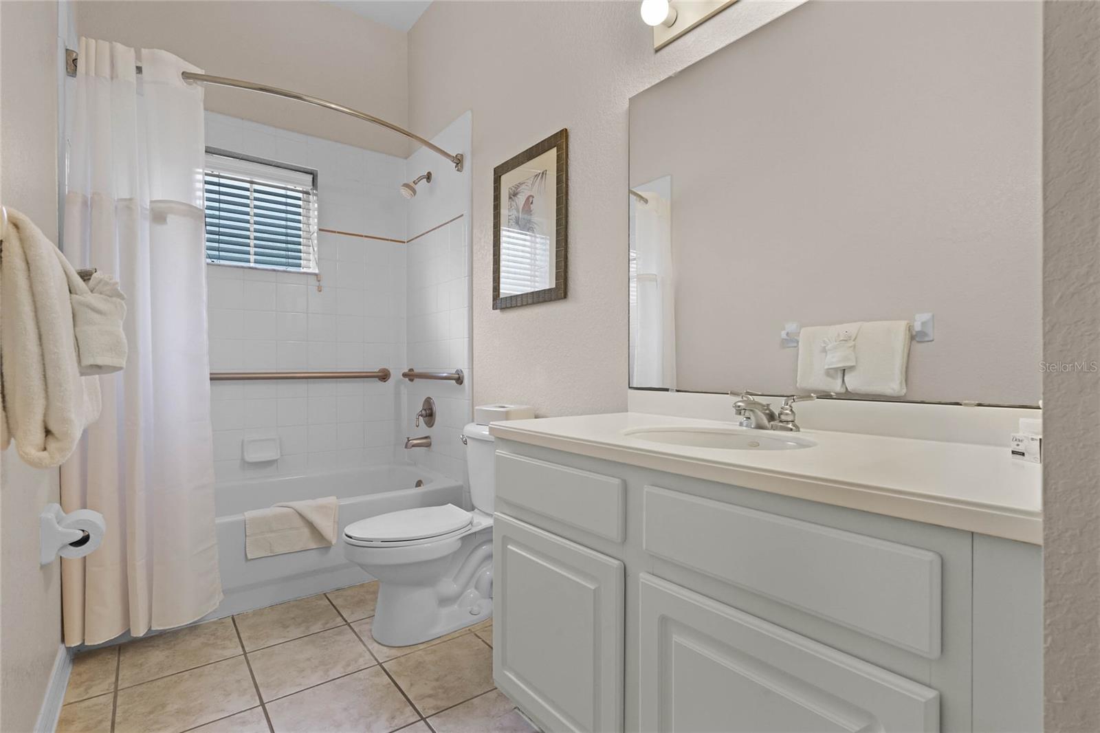 Image 24 of 39 For 312 Lucaya Loop