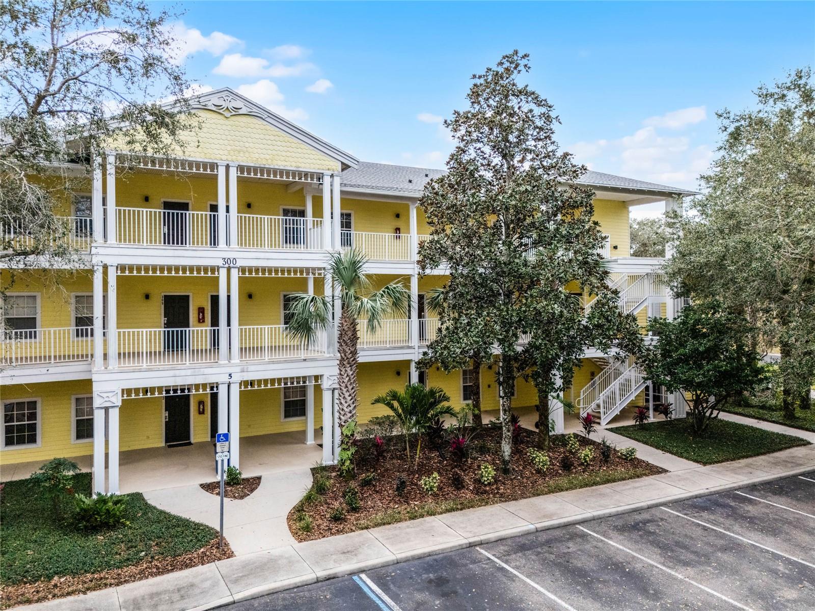 Image 4 of 39 For 312 Lucaya Loop