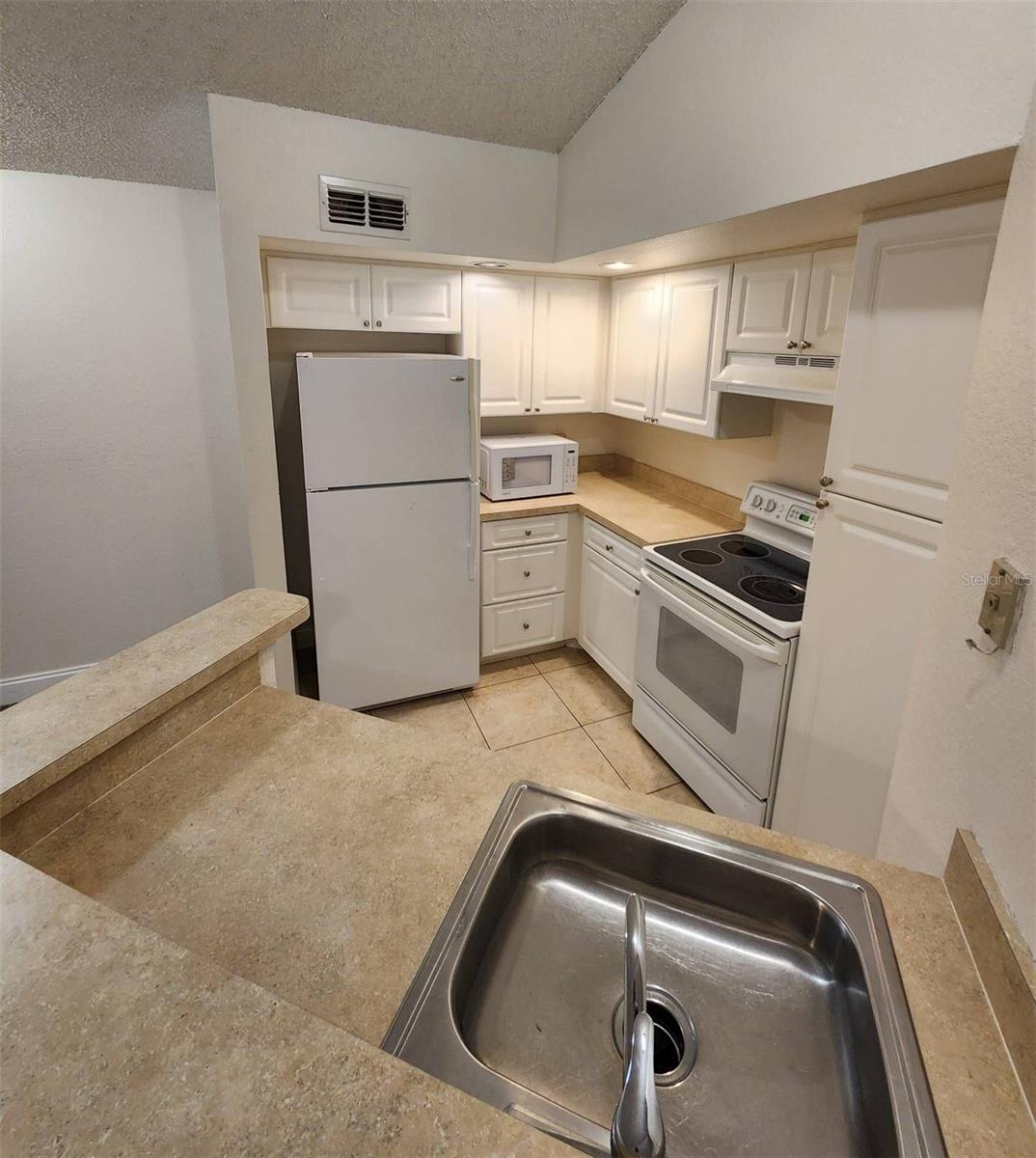 Image 12 of 26 For 5737 Gatlin Avenue 423