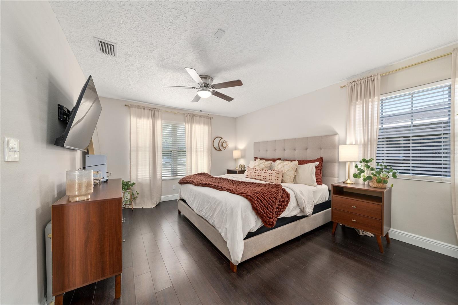 Image 11 of 32 For 6 17 Th St  