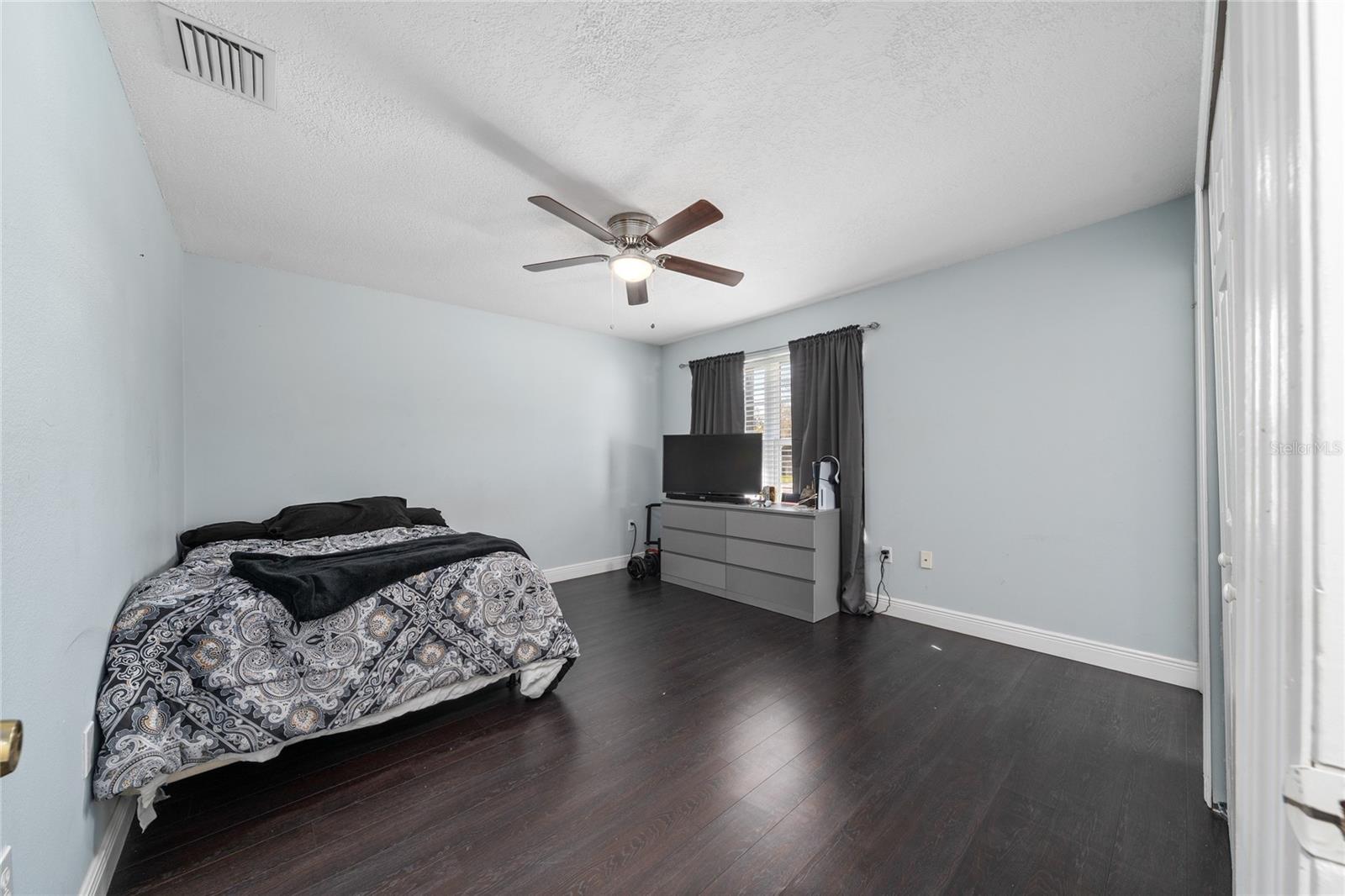 Image 17 of 32 For 6 17 Th St  