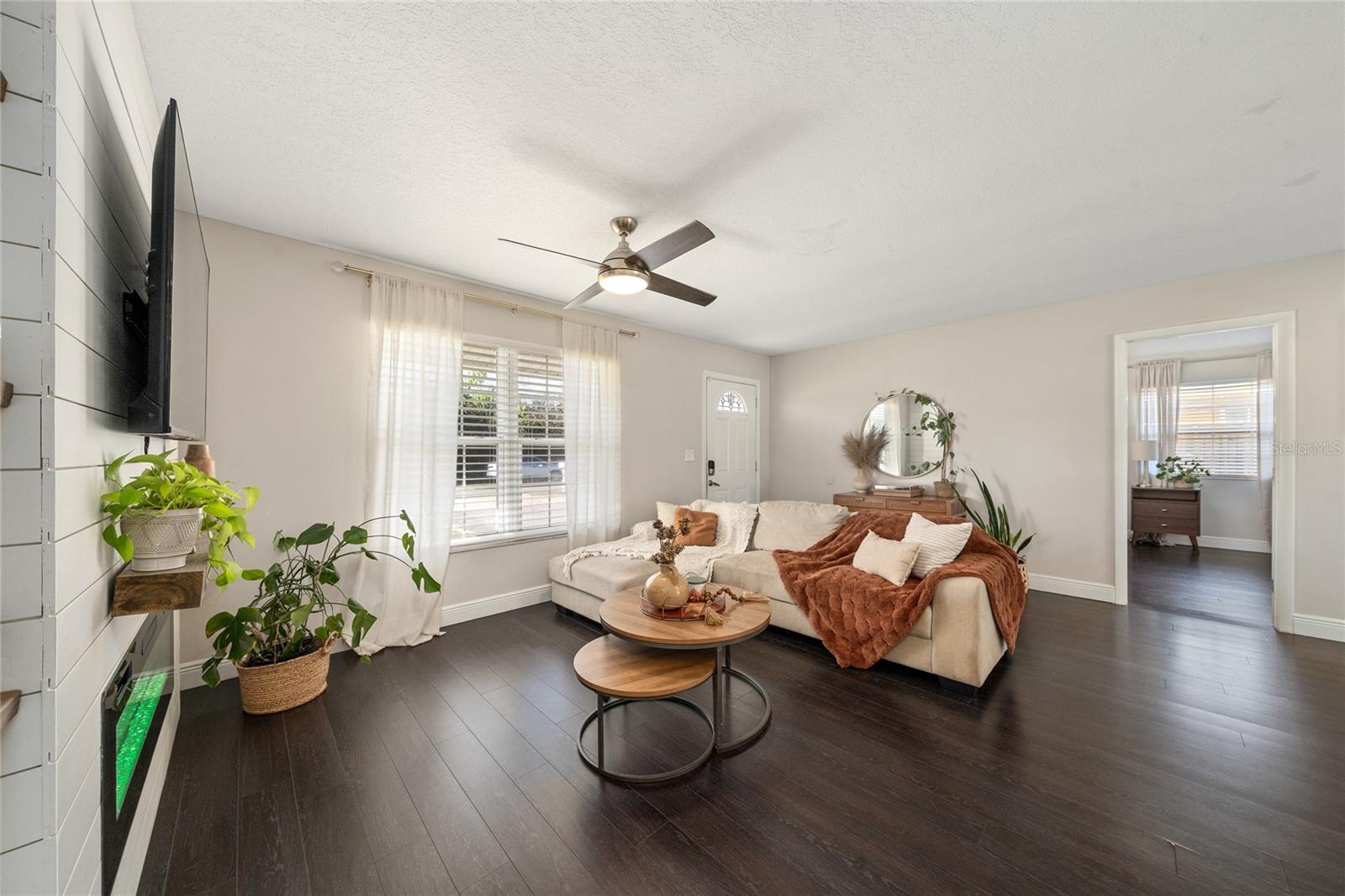 Image 2 of 32 For 6 17 Th St  