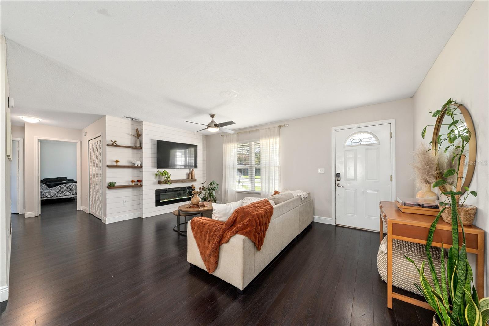 Image 4 of 32 For 6 17 Th St  