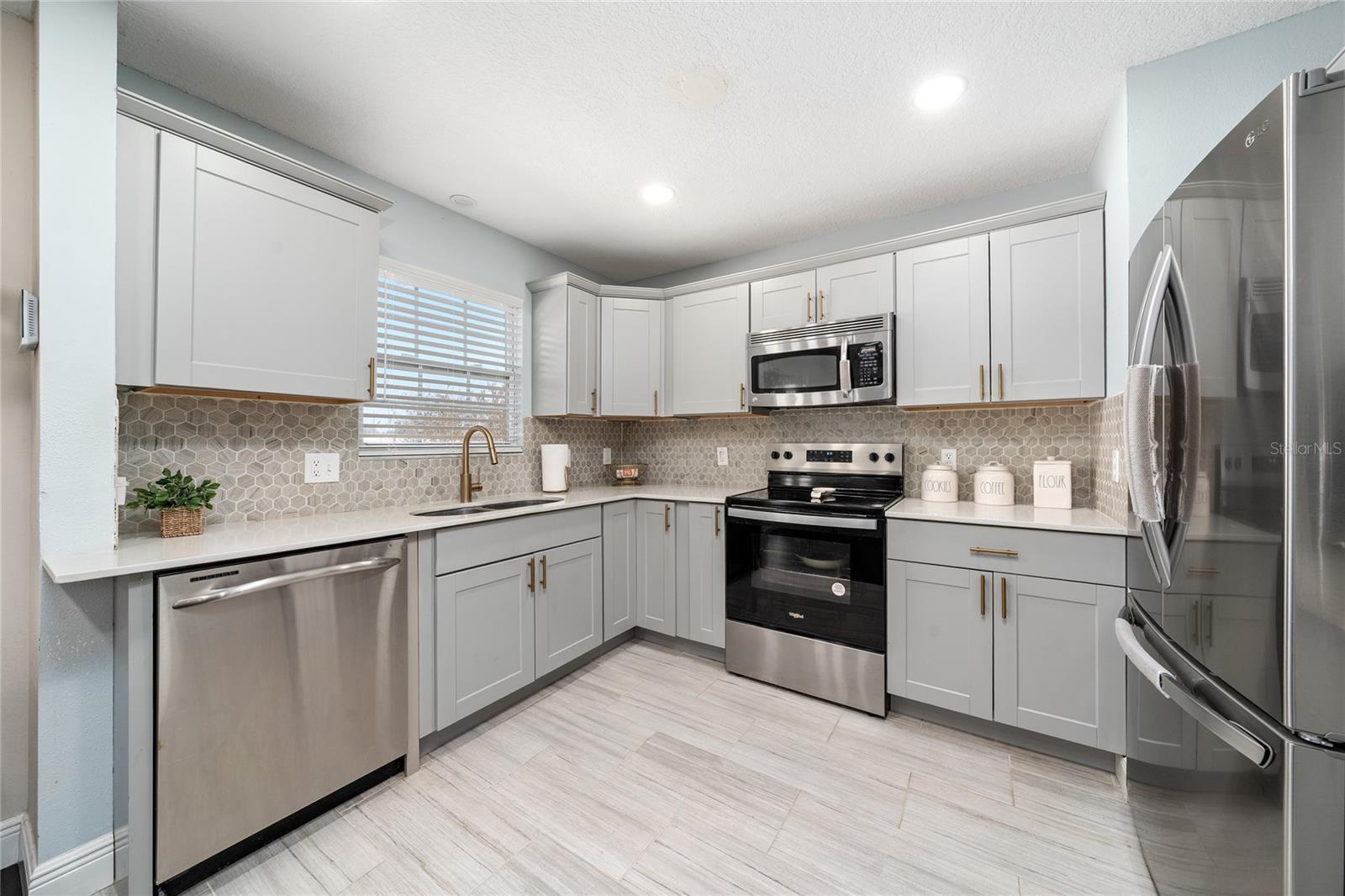 Image 9 of 32 For 6 17 Th St  