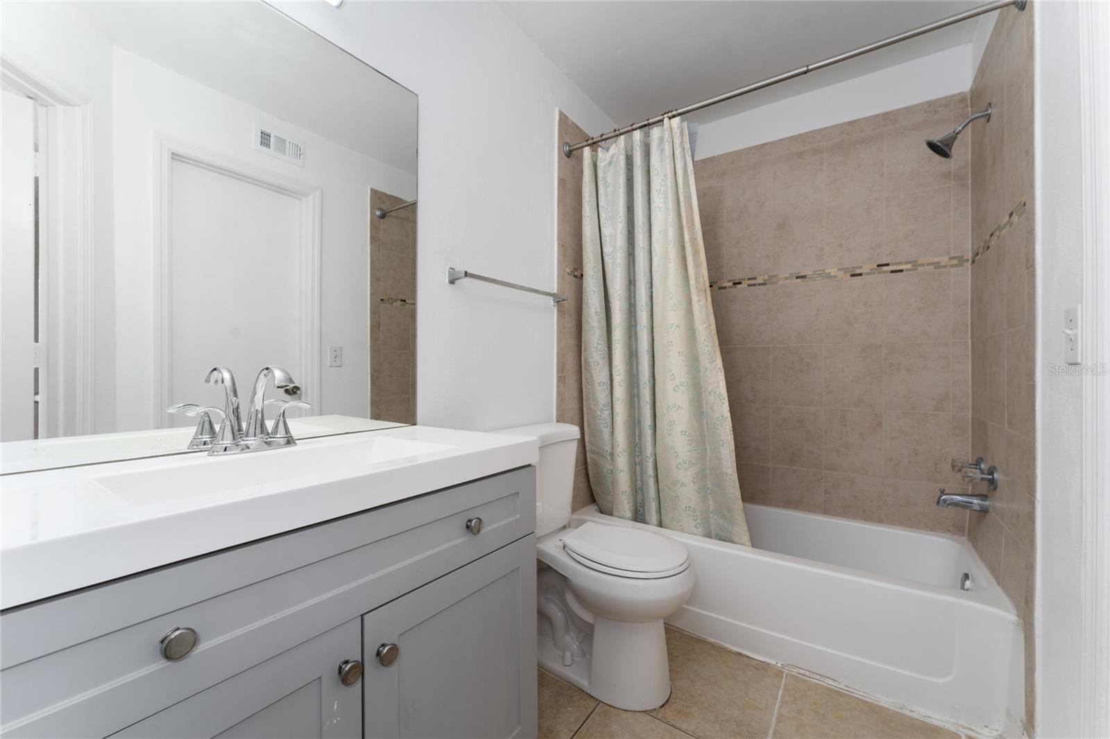 Image 12 of 19 For 437 Fountainhead Circle 283