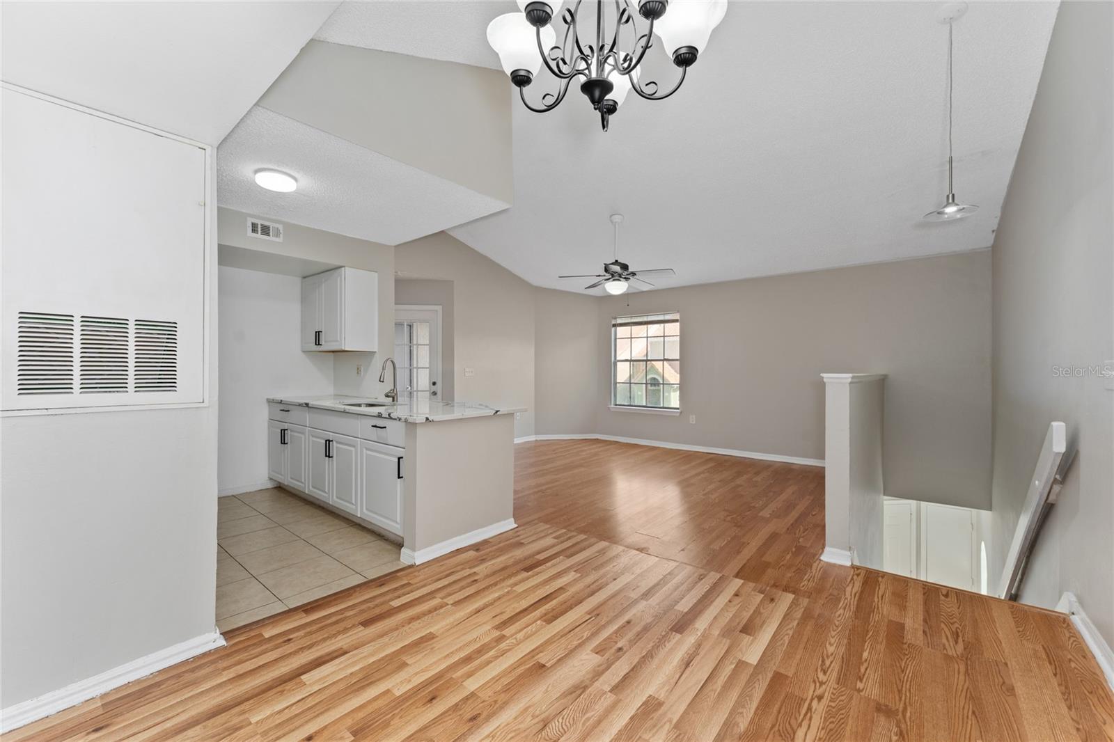 Image 4 of 19 For 437 Fountainhead Circle 283