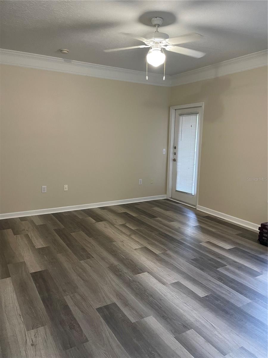 Image 5 of 8 For 8824 Villa View Circle 202