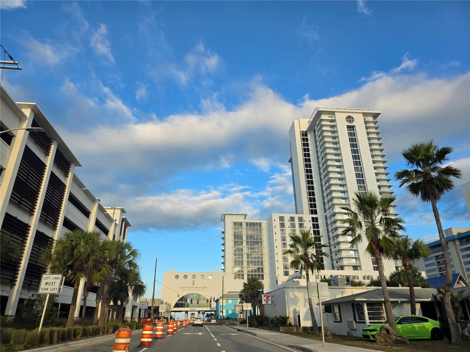 Image 25 of 26 For 400 Oakridge Boulevard 60