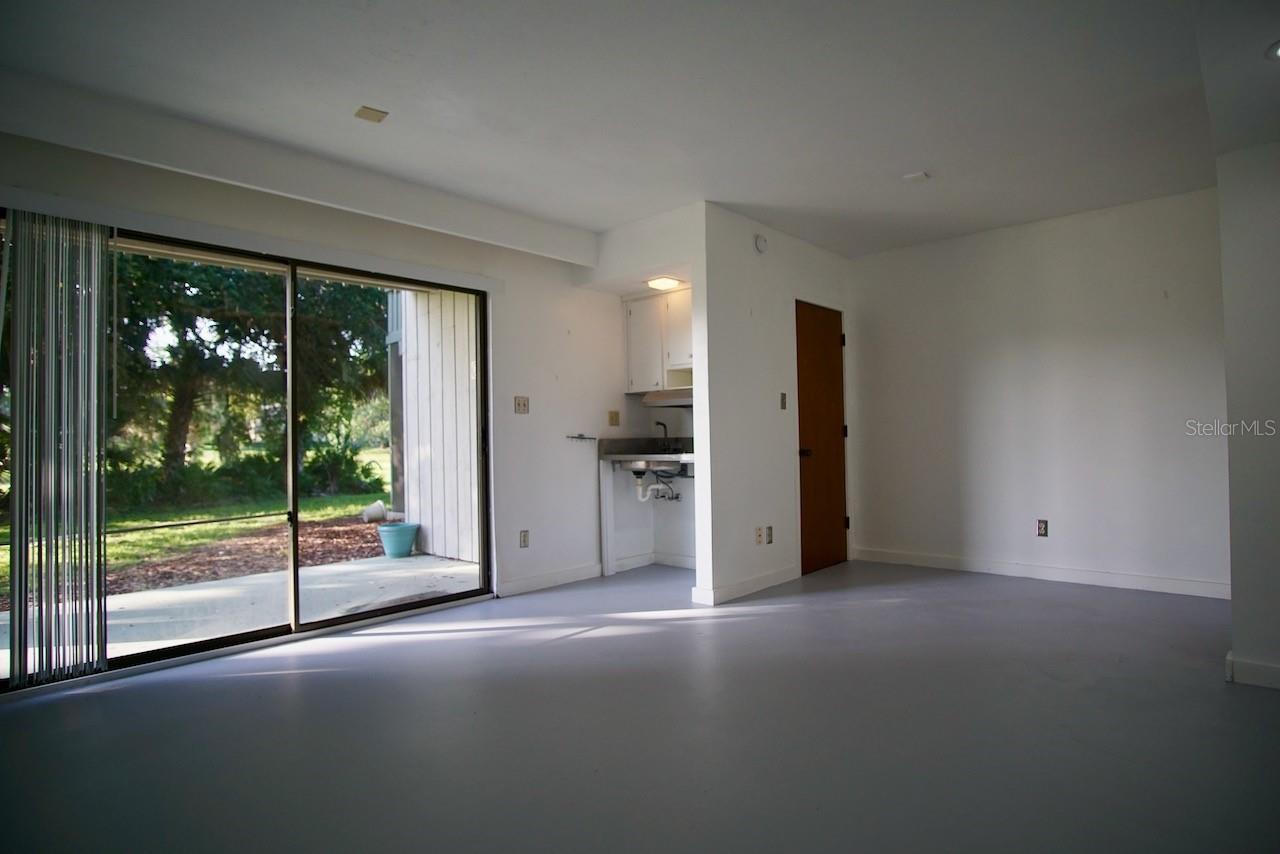 Image 4 of 14 For 5060 Sherwood Lane 5060