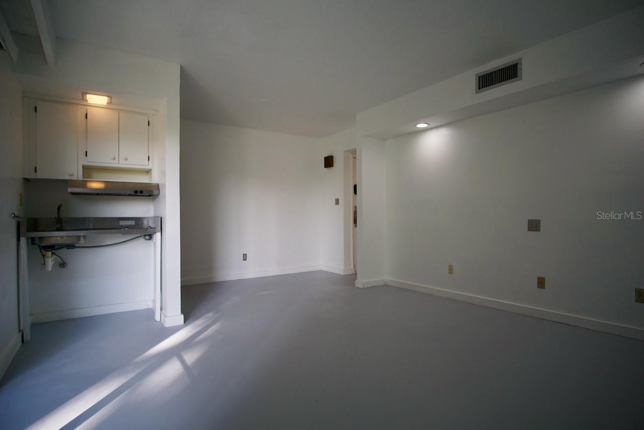 Image 5 of 14 For 5060 Sherwood Lane 5060