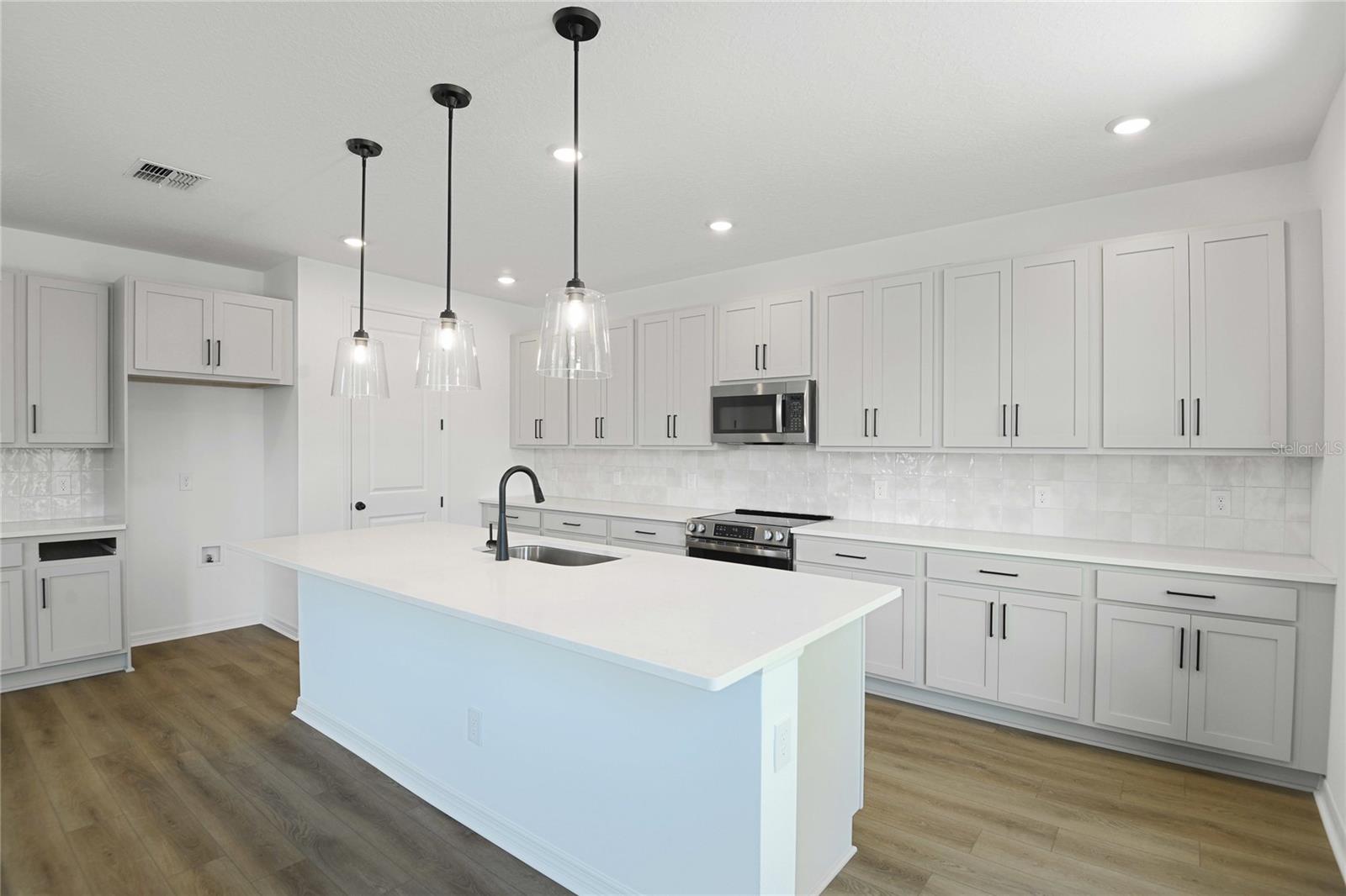 Image 6 of 26 For 2298 Broadbrook Drive