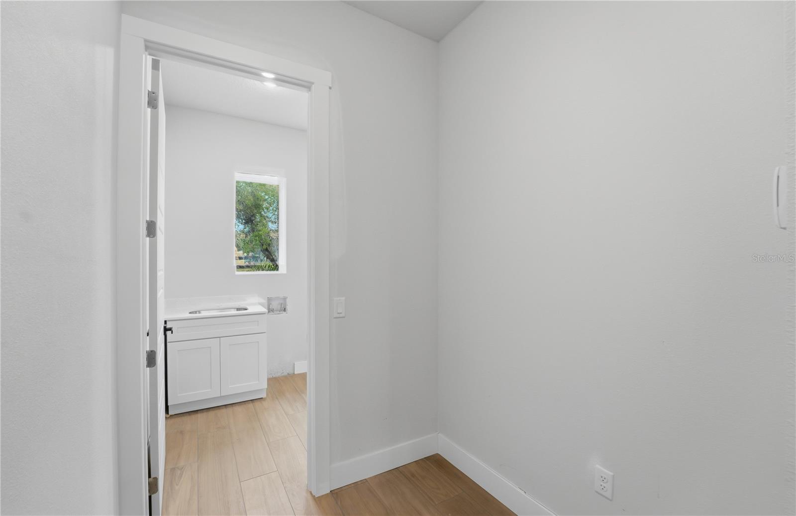 Image 25 of 59 For 1516 Pine Island Road